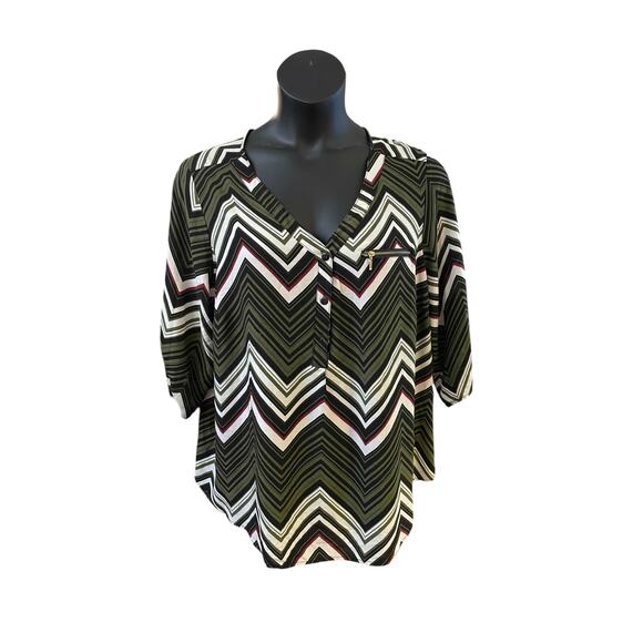 Unique Spectrum 3X High-Low Chevron Blouse‎ with Faux Zipper Pocket - Picture 2 of 7